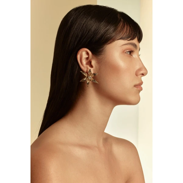 Scanlan Theodore Italian Lily Earrings in Light Gold Crystal | Earrings | Coveti
