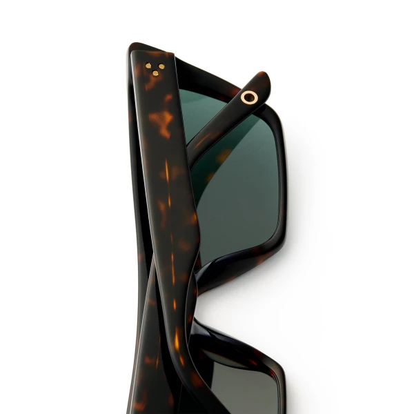Scanlan Theodore Kat Sunglasses in Tortoise Green | Sunglasses | Coveti