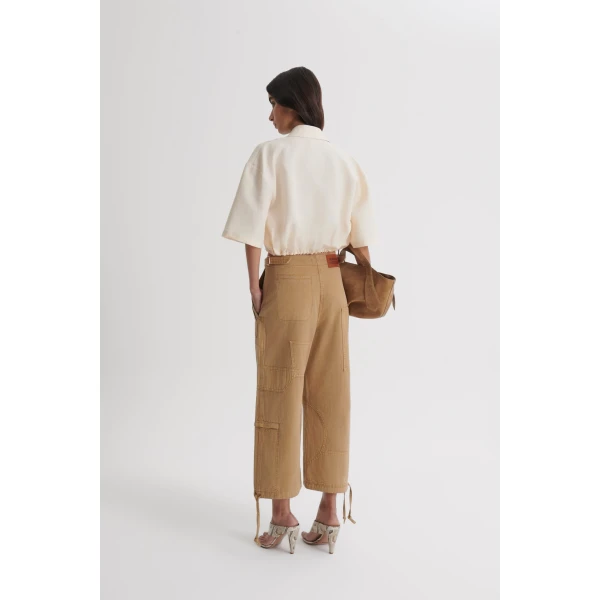 Scanlan Theodore Linen Cotton Cropped Cargo in Sandstone | Pants | Coveti