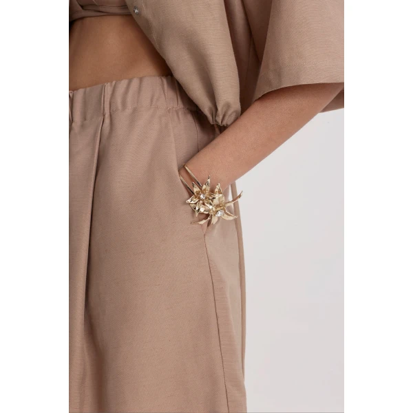 Scanlan Theodore Linen Textured Short Sleeve Shirt in Camel