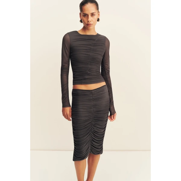 95% Polyester 5% Elastane