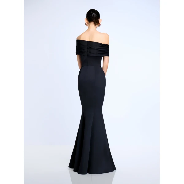 Solace London The Alta Maxi Dress in Black