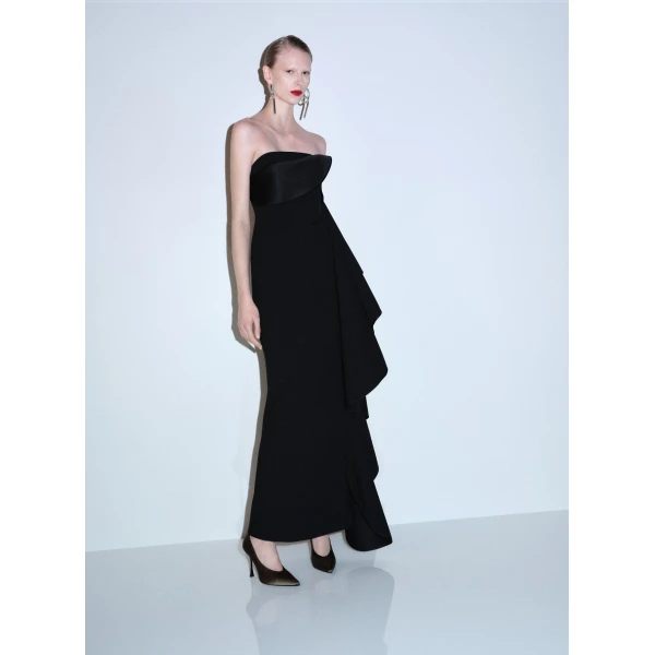 Solace London The Andress Maxi Dress in Black