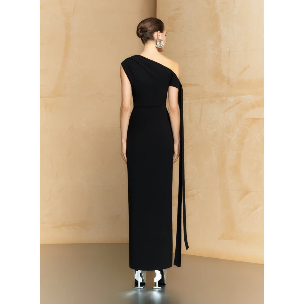 Solace London The Irina Maxi Dress in Black