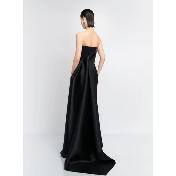 Solace London The Kinsley Maxi Dress in Black