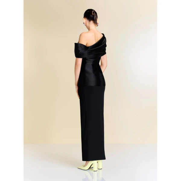 Solace London The Lucine Maxi Dress in Black