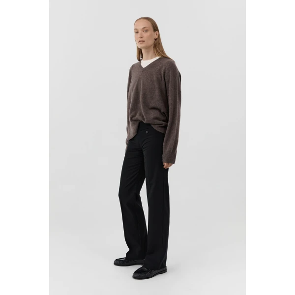 St. Agni Cashmere V Sweater in Elmwood, view 4