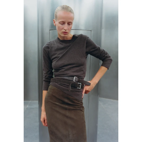 St. Agni Fine Merino V Neck Sweater in Mulch, view 4