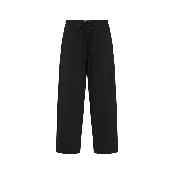 Fine Rouleau Crop Pants in Black