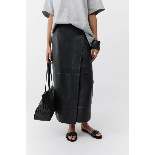 St. Agni Linea Stitch Bateau Tote in Black, view 6