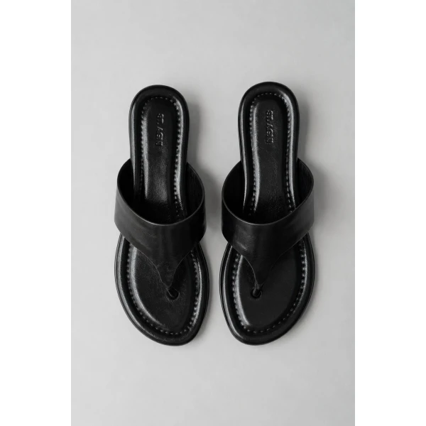 St. Agni Micro Wedge in Black, view 3