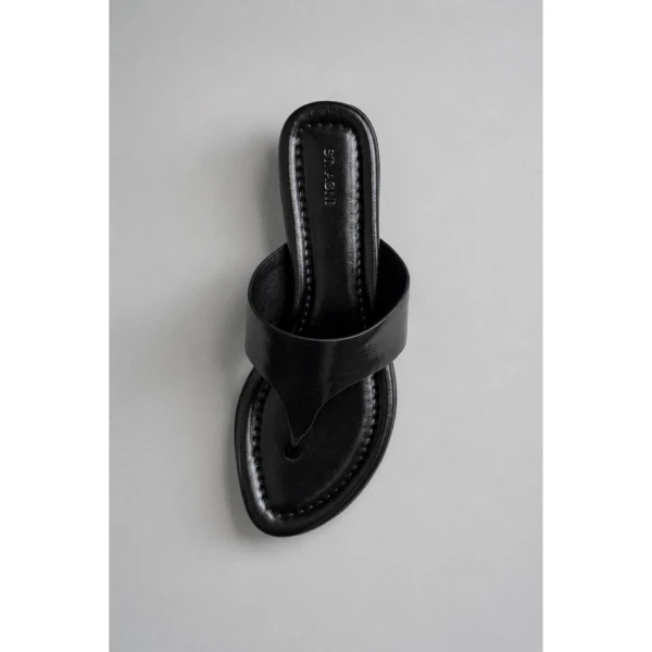 St. Agni Micro Wedge in Black, view 5