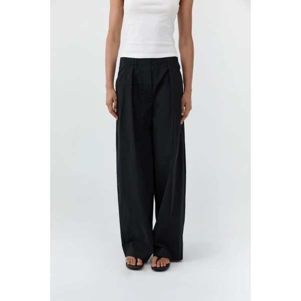 St. Agni Relaxed Pleat Pants in Black, view 3