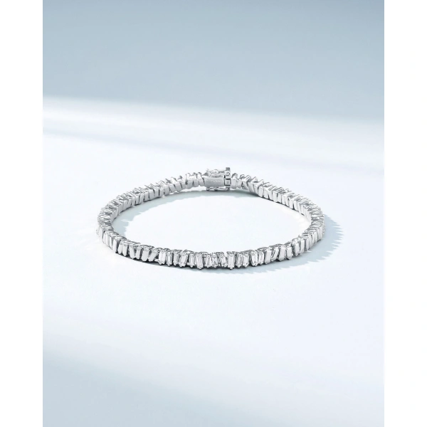 Suzanne Kalan Classic Diamond 50/50 Tennis Bracelet in 18K White Gold | Fine Bracelets | Coveti