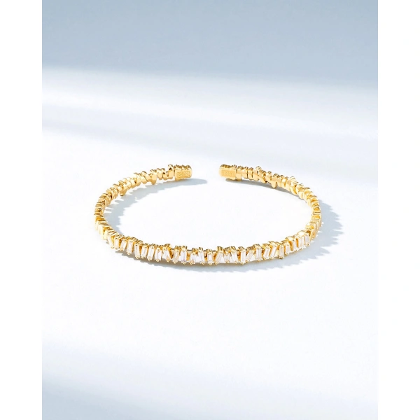 Suzanne Kalan Classic Diamond Bangle in 18K Yellow Gold | Fine Bracelets | Coveti