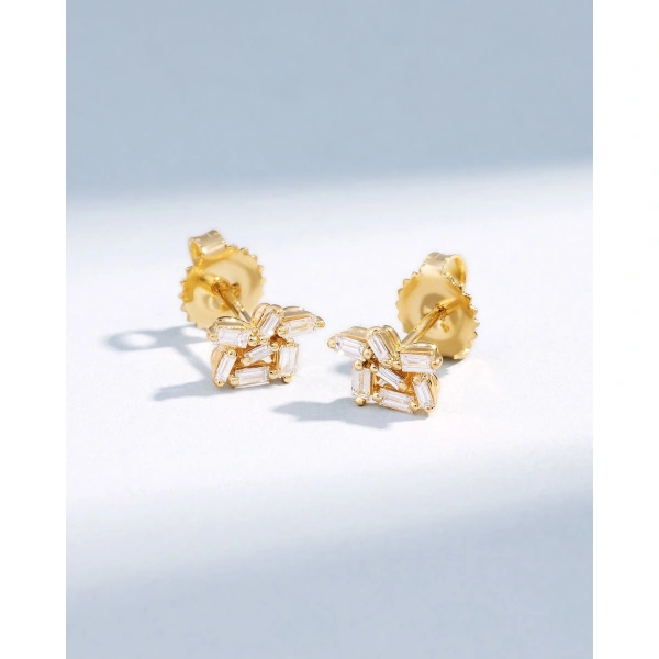 Suzanne Kalan Classic Diamond Cluster Studs in 18K Yellow Gold | Fine Earrings | Coveti