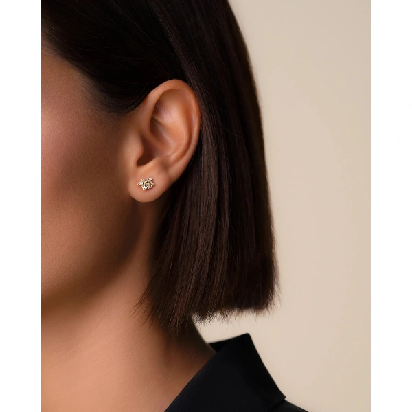 Suzanne Kalan Classic Diamond Cluster Studs in 18K Yellow Gold | Fine Earrings | Coveti