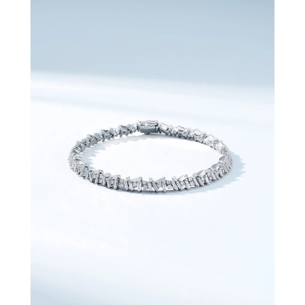 Suzanne Kalan Classic Diamond Icon Tennis Bracelet in 18K White Gold | Fine Bracelets | Coveti