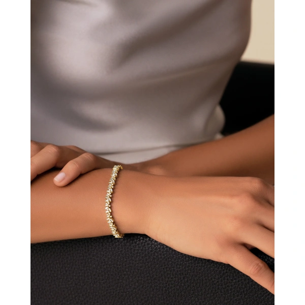 Suzanne Kalan Classic Diamond Icon Tennis Bracelet in 18K Yellow Gold | Fine Bracelets | Coveti