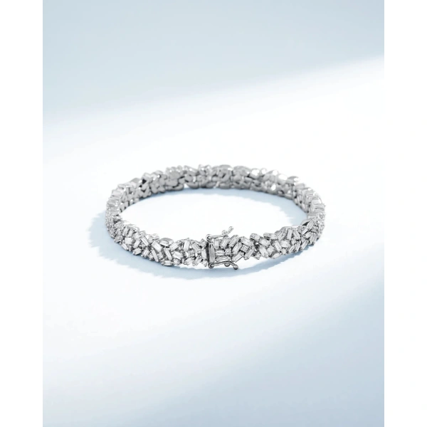 Suzanne Kalan Classic Diamond Midi Sparkler Tennis Bracelet in 18K White Gold | Fine Bracelets | Coveti