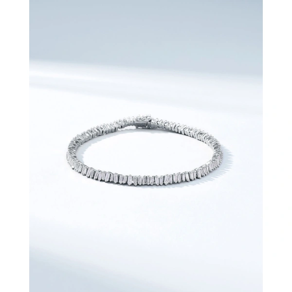 Suzanne Kalan Classic Diamond Mini Tennis Bracelet in 18K White Gold | Fine Bracelets | Coveti