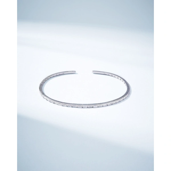 Suzanne Kalan Classic Diamond Thin Bangle in 18K White Gold | Fine Bracelets | Coveti