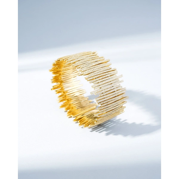 Suzanne Kalan Classic Gold Full Pave Cuff in 18K Yellow Gold | Fine Bracelets | Coveti
