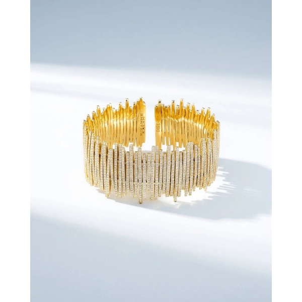 Suzanne Kalan Classic Gold Full Pave Cuff in 18K Yellow Gold | Fine Bracelets | Coveti