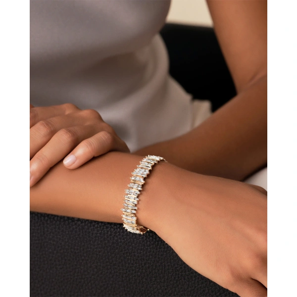 Suzanne Kalan Classic Gold Half Baguette Milli Bangle in 18K Rose Gold | Fine Bracelets | Coveti