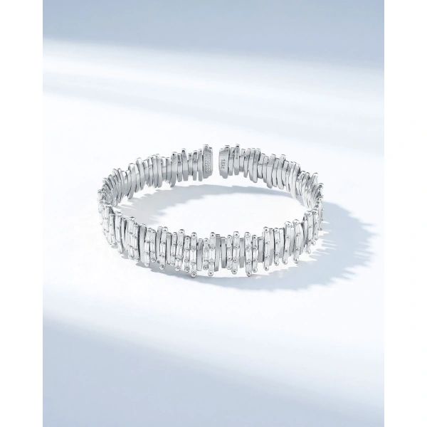 Suzanne Kalan Classic Gold Half Baguette Milli Bangle in 18K White Gold | Fine Bracelets | Coveti