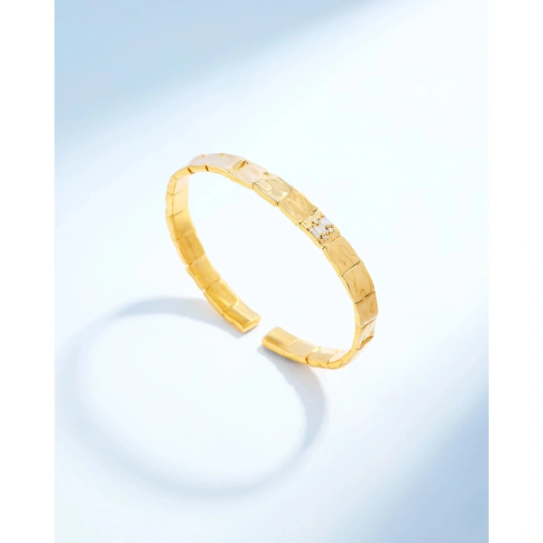 Suzanne Kalan Gilded Diamond Bangle in 18K Yellow Gold | Fine Bracelets | Coveti