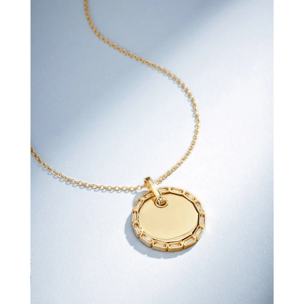 Suzanne Kalan Golden Midi Circle Diamond Pendant in 18K Yellow Gold | Fine Necklaces | Coveti