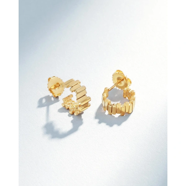 Suzanne Kalan Golden Stacker Mini Hoops in 18K Yellow Gold | Fine Earrings | Coveti