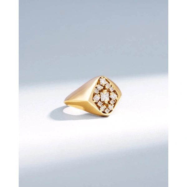 Suzanne Kalan La Fantaisie Star Diamond Signet Ring in 18K Yellow Gold | Fine Rings | Coveti