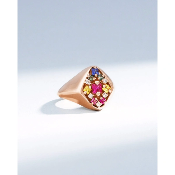 Suzanne Kalan La Fantaisie Star Rainbow Sapphire Signet Ring in 18K Rose Gold | Fine Rings | Coveti