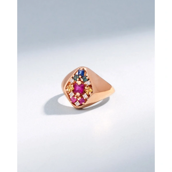 Suzanne Kalan La Fantaisie Star Rainbow Sapphire Signet Ring in 18K Rose Gold | Fine Rings | Coveti