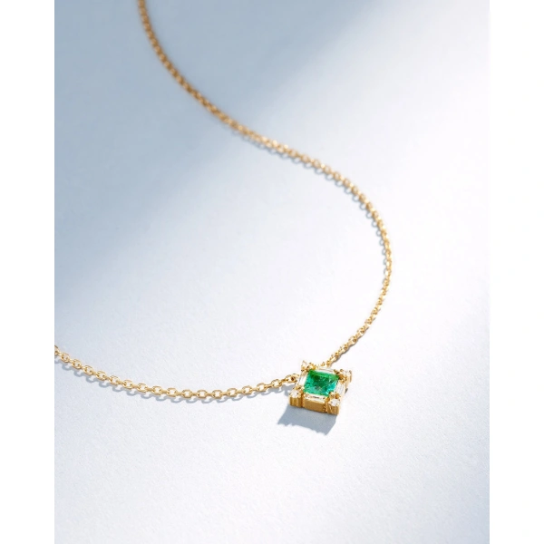 Suzanne Kalan Princess Midi Emerald Pendant in 18K Yellow Gold | Fine Necklaces | Coveti