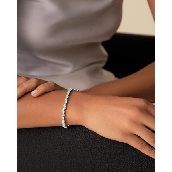 Suzanne Kalan Princess Staggered Diamond Tennis Bracelet in 18K White Gold | Fine Bracelets | Coveti