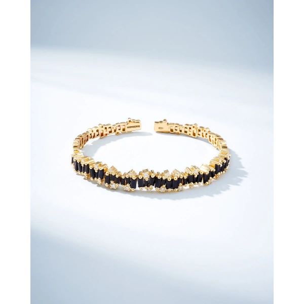 Suzanne Kalan Shimmer Audrey Black Sapphire Bangle in 18K Yellow Gold | Fine Bracelets | Coveti