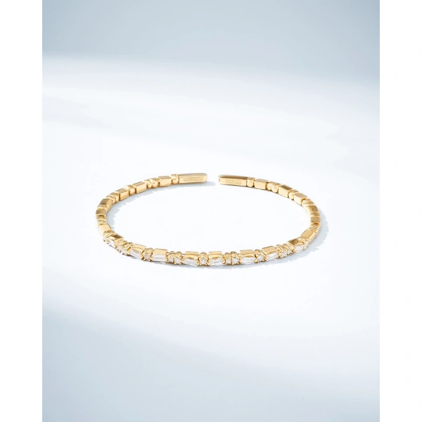 Suzanne Kalan Thin Mix Diamond Bangle in 18K Yellow Gold | Fine Bracelets | Coveti