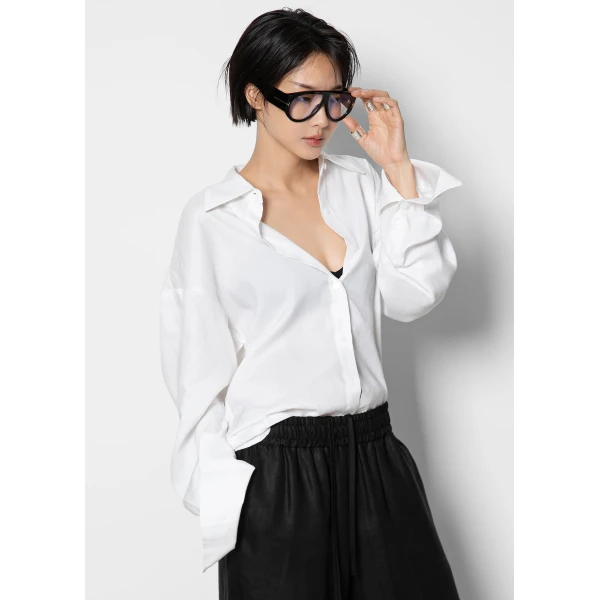 The Frankie Shop Velia Cut-Out Back Shirt in White, view 3