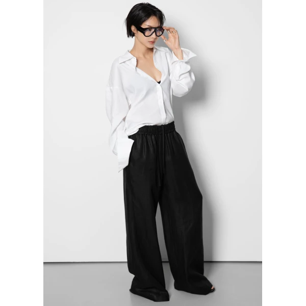 The Frankie Shop Velia Cut-Out Back Shirt in White, view 5
