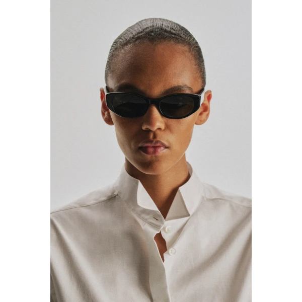 The Row Sunglasses C in Black, view 3