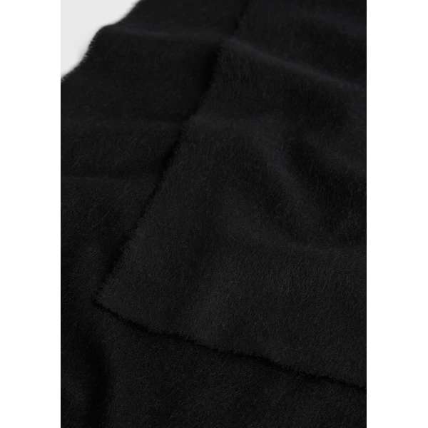 Toteme Classic winter scarf in Black, view 4