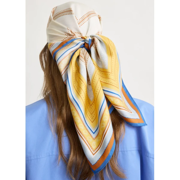 Toteme Collector scarf in Cream / Daffodil, view 3