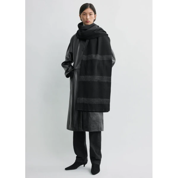 Toteme Monogram twill scarf in Black, view 2