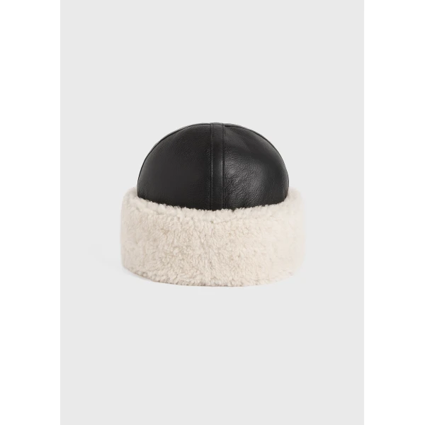 Toteme Shearling winter hat in Black / Off white, view 5