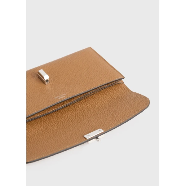 Toteme T-Lock grained-leather wallet in Tan, view 4