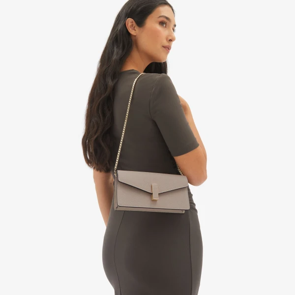 Valextra Iside Clutch with Chain Bag in Nude Pink | Clutch Bags | Coveti