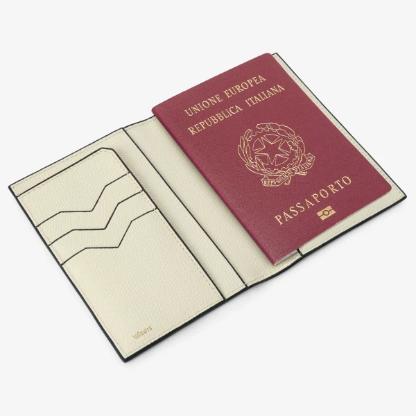 Valextra Passport Holder 3CC in Pergamena White | Wallets & Purses | Coveti